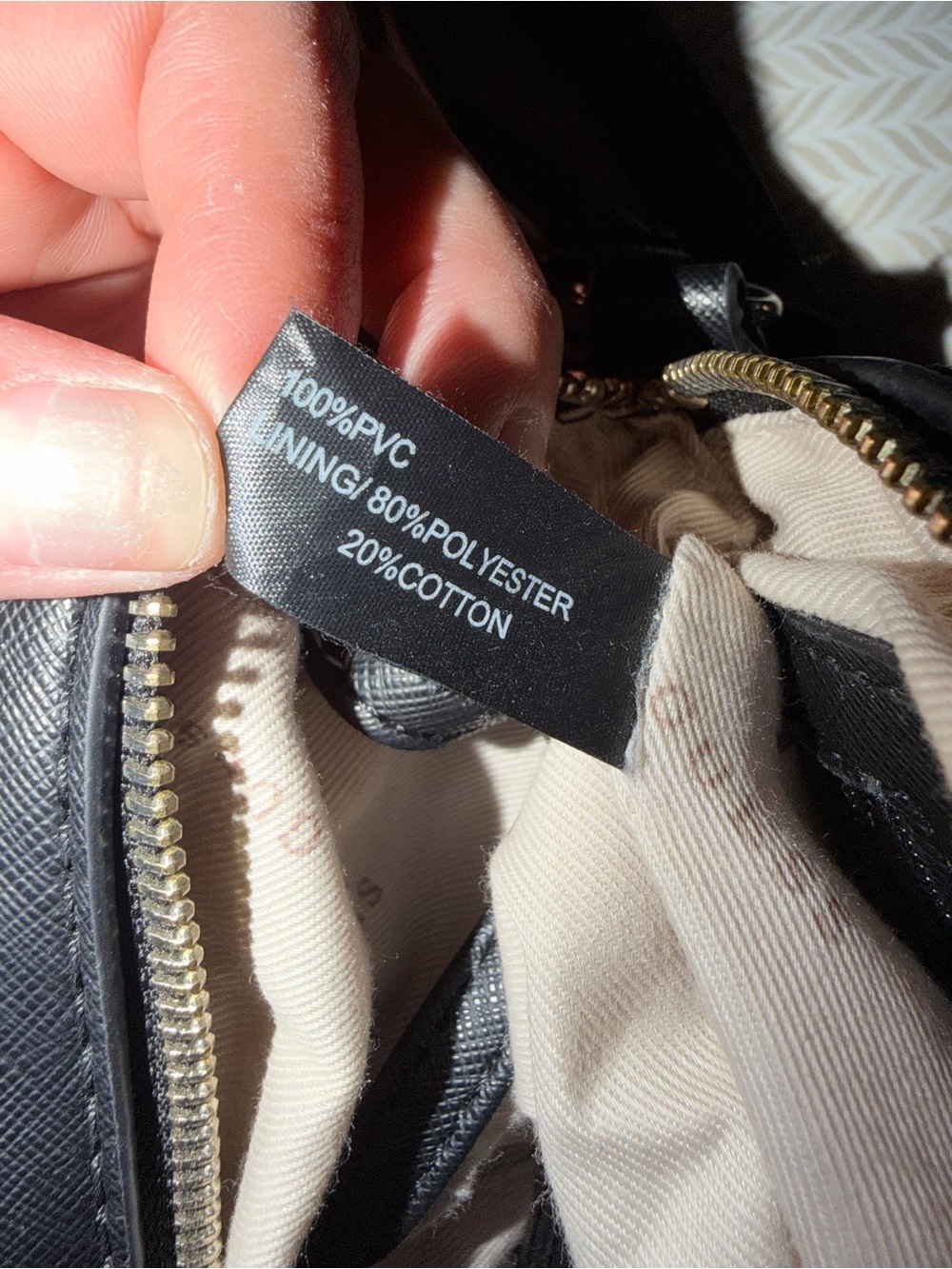 GUESS Los Angeles Black Crossbody Bag - Picture 11 of 14